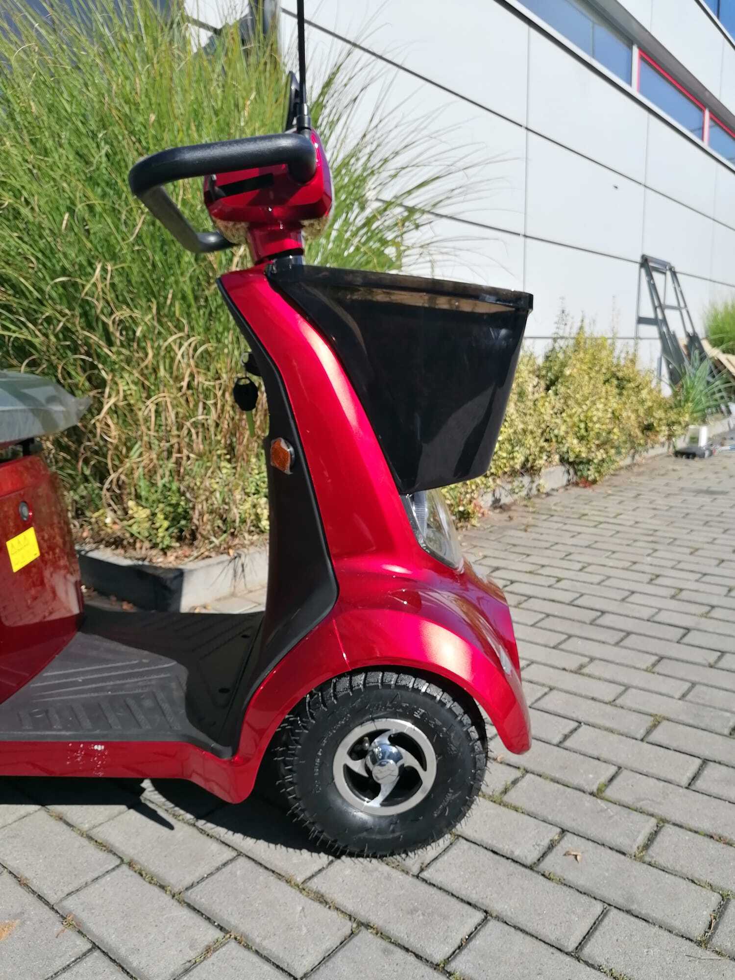 Přední koš integrovaný do masky SELVO 4810